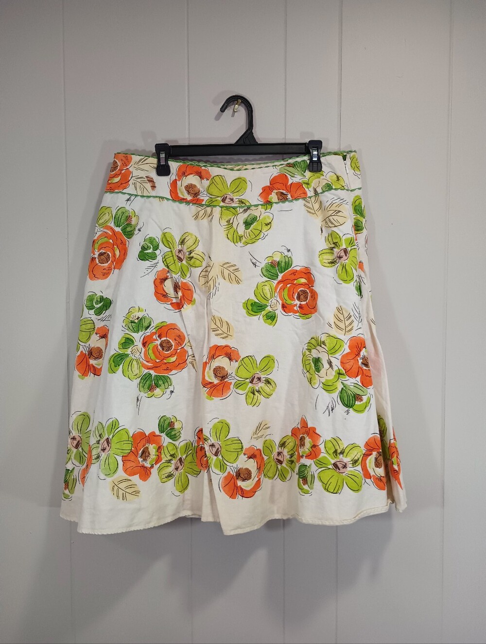 Liz Claiborne Women's White Floral A-Line Skirt with Orange & Green Print